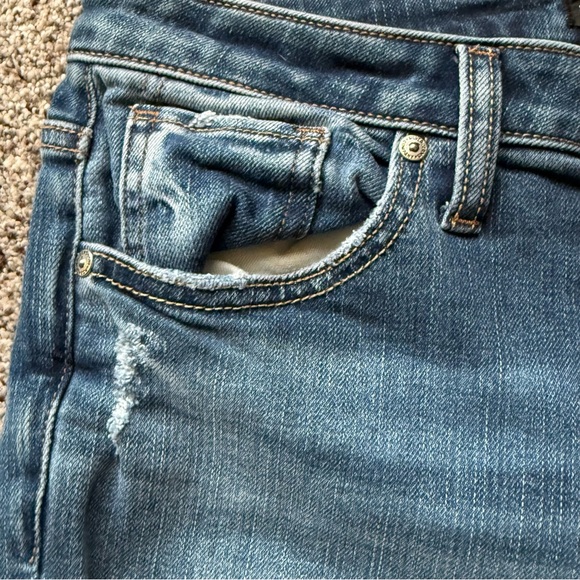 Silver Jeans Blue Distressed Beau Patches faded Denim 29 x 28.5 womens - Picture 6 of 12